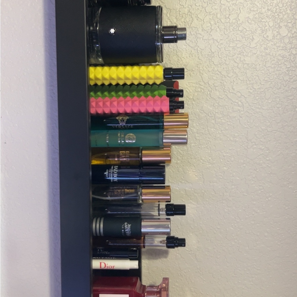 Fragrances, Authentic - Picture 3 of 7